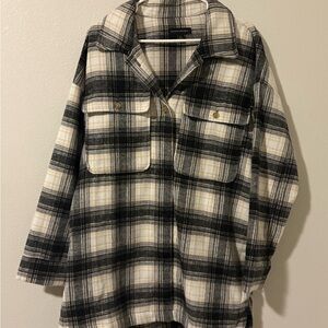 Plaid women’s Jacket in Black, tan and White